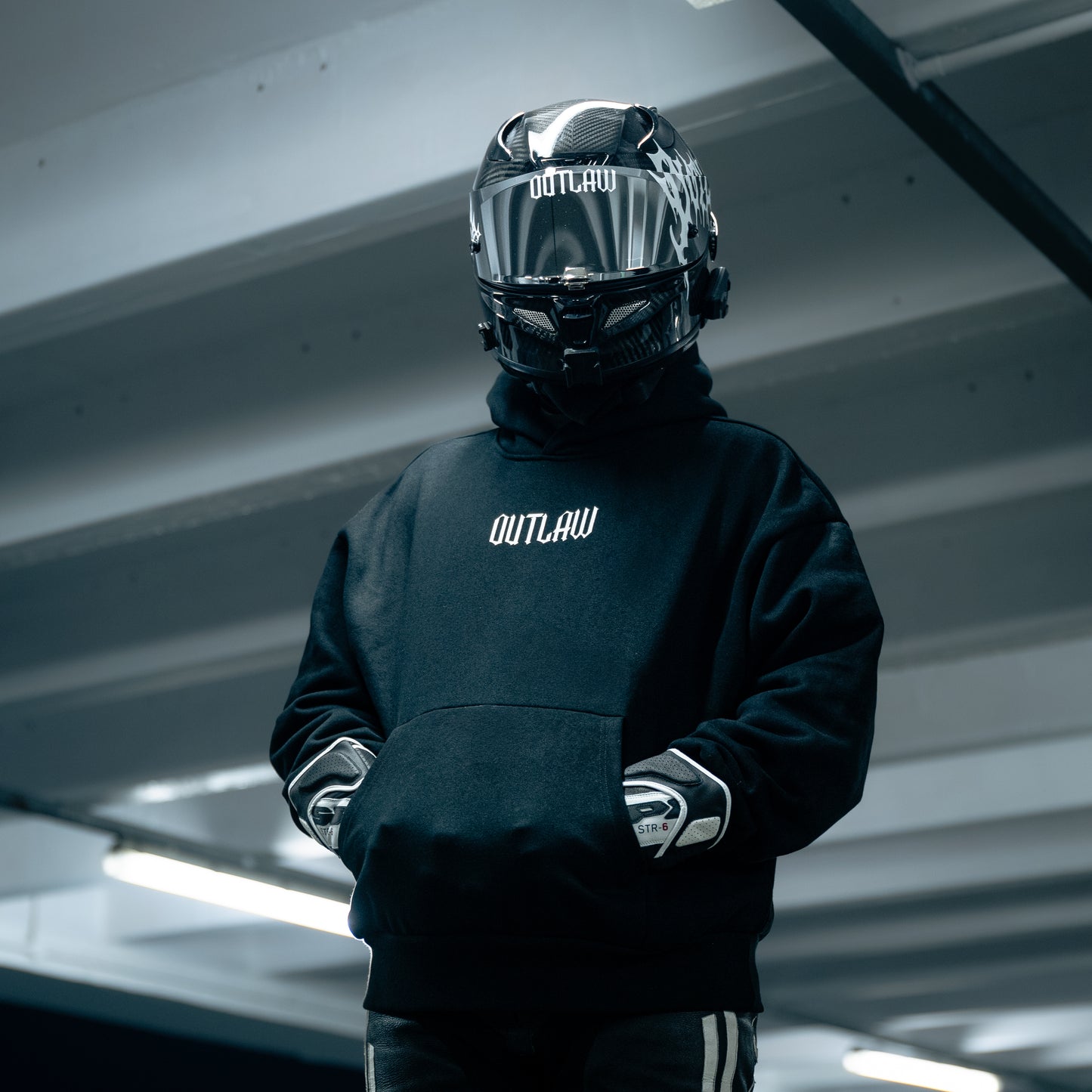 CHAINED - Hoodie - Heavyweight - Black