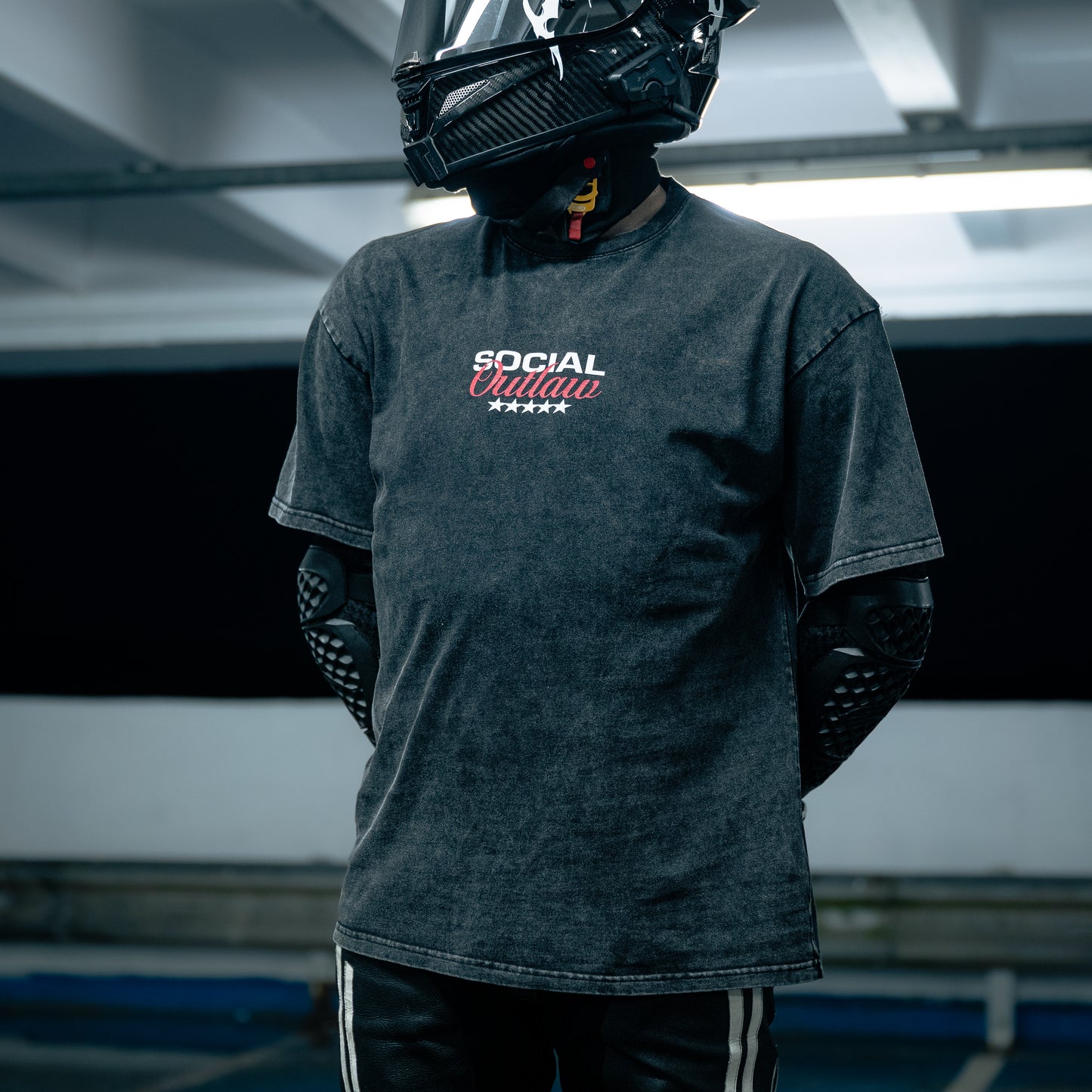 SOCIAL OUTLAW - T-Shirt - Acid Wash - Oversized - Dark Grey