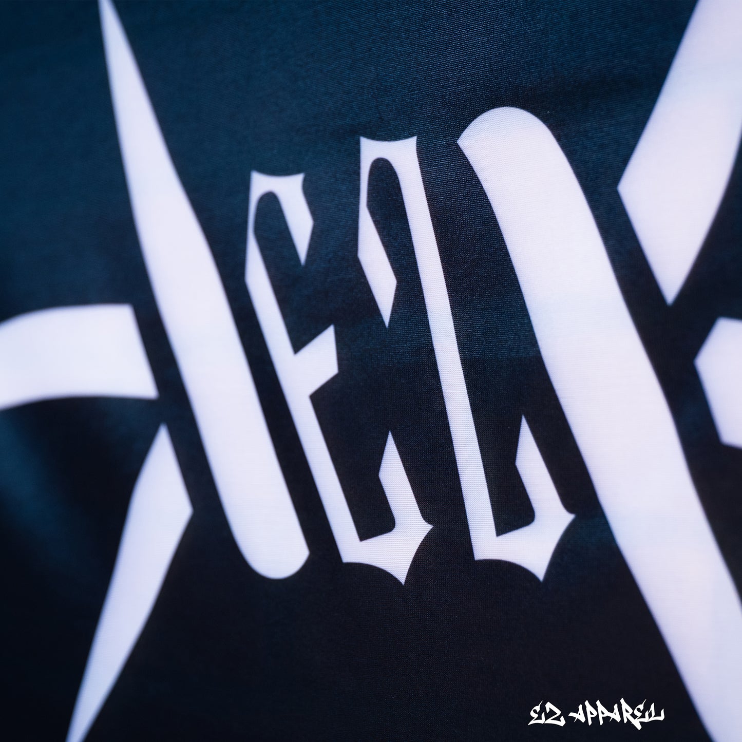 EZ - Wall Flag - Black/White